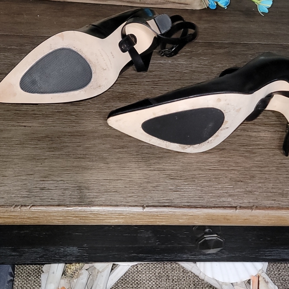 Shoes - Picture 3 of 8